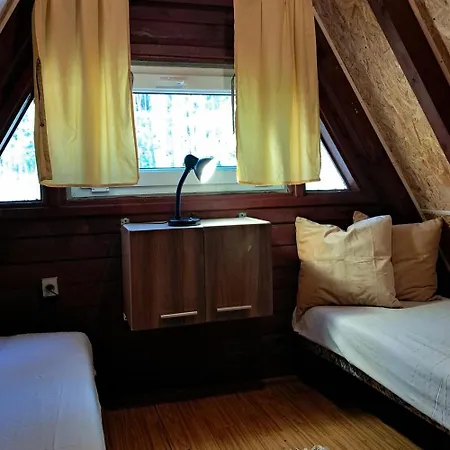Wakacyjne Nad Jeziorem 山林小屋 Janowice